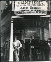 cca 1970-1980 Vegyes amerikai filmfotó tétel, többek közt Űrgolyhók, Mi van doki?, Bullitt filmekből...