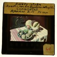 cca 1930-1940 Gyümölcsös csendélet, üvegdia, feliratozva, 5×5 cm