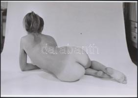 cca 1978 Minden olyan egyszerű, szolidan erotikus fényképek, 4 db vintage negatívról készült mai nagyítások, 18x13 cm és 25x18 cm között / 4 erotic photos, 25x18 cm