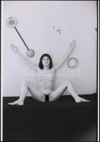 cca 1976 Mindent a szemnek, szolidan erotikus fényképek, 4 db vintage negatívról készült mai nagyítá...