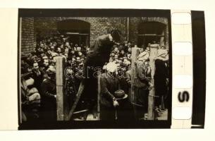 1946 Szálasi Ferenc népbíróság pere és akasztása, filmhíradó részlet, 6 db filmkocka