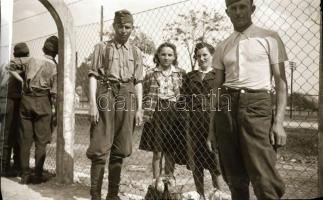 cca 1940-1945 Katonai témájú fotónegatívok: életképek, stb., összesen 28 db