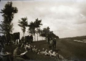 cca 1940-1945 Katonai témájú fotónegatívok: életképek, stb., összesen 24 db