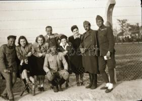 cca 1940-1945 Katonai témájú fotónegatívok: életképek, stb., összesen 24 db