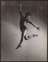 1940 Leichtner Erzsébet aláírt, vintage fotóművészeti alkotása, 28x22 cm