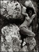 cca 1975 Aktfotók, 3 db jelzés nélküli vintage fotóművészeti alkotás, 30x40 cm