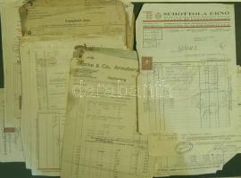 74 db számla, szállítólevél stb főleg okmánybélyegekkel a 30-as évekből