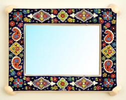 Díszes virágmintás modern perzsa kerámia keretes modern falitükör, kézzel festett, belső méret: 15,5×10,5 cm, külső méret: 24×19,5 cm