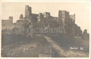 Beckó, Beckov; Várrom, zsidó temető / castle ruins, Jewish cemetery, Foto Tátra
