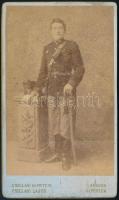 cca 1900 Osztrák-magyar katonatiszt műtermi fotója, Csillagi és Rutkai Arad-Újpest műterméből, 11x6,5 cm