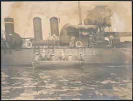 cca 1910 Az SMS Pandúr rombolóhajó részlete, körbevágott fotólap, foltokkal, 8x10,5 cm / SMS Pandúr warship, vintage photo with faults