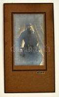 cca 1914-1918 Százados műtermi fotója, Herbst Pál műterméből, kartonra kasírozva, 18x10,5 cm