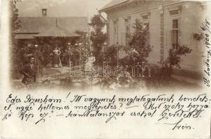 1900 Körösladány, ház udvara, kert. photo (vágott / cut)