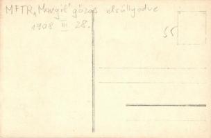 1908 Az elsüllyedt MFTR Margit gőzös kiemelése, 516-os számú uszállyal, munkások a roncson / pulling...