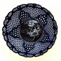 Kézzel festett, jelzett, áttört kolozsvéri porcelán tál. Hibátlan d:24 cm