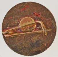 DN "Népmüvészeti és Háziipari Vállalat - Törzsgárda" zománcozott fém jelvény (21,5mm) T:1-...