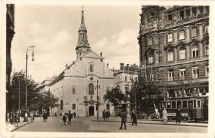 Budapest V. Apponyi tér, Ferencesek temploma, villamos, automobilok