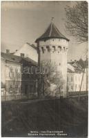 Nagyszeben, Hermannstadt, Sibiu; Harteneck utca, torony / Strada / Gasse / street with tower (EK)