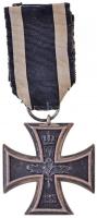 Német Birodalom 1914. Vaskereszt 2. osztály kitüntetés mellszalaggal T:2 German Empire 1914. Iron Cross 2nd class decoration with ribbon C:XF