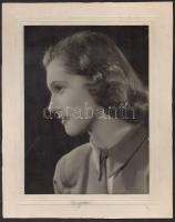 cca 1930-1940 Angelo (1894-1974): Női portré, jelzett vintage fotó, kartonon, 23x17 cm.