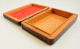 Régi fa dobozka, több darabból összeállítva, Egy része ragasztásra szorul. 30x20 cm