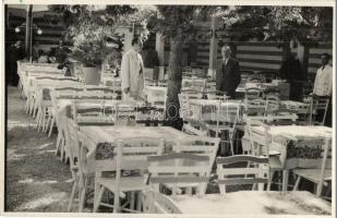 1941 Nagyvárad, Oradea; vendéglő kerthelyisége. A tulaj levele a hátoldalon / restaurants garden. Owners letter on the backside. photo