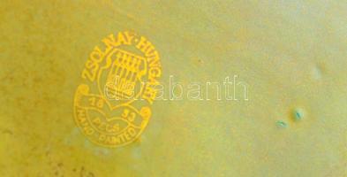 Zsolnay eozin mázas akt óriáskagylóval, jelzett, apró mázkopással, m: 12 cm