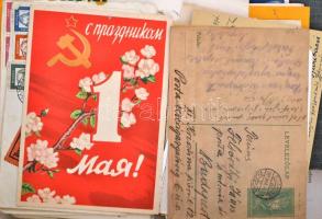 Vegyes érdekes papírrégiség tétel (tartalmaz többek között apró nyomtatványokat, iratokat, kártyanap...