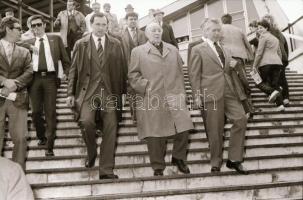 1981 Kádár János és környezete metrón utazik, 38 db szabadon felhasználható vintage negatív, 24x36 m...