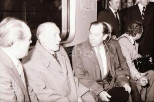 1981 Kádár János és környezete metrón utazik, 38 db szabadon felhasználható vintage negatív, 24x36 m...