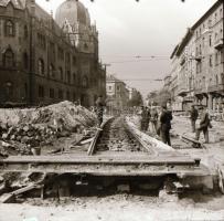 cca 1975 Budapest, a Ferenc körút és az Üllői út kereszteződésének változásai, 12 db szabadon felhas...