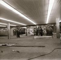 cca 1975 Budapest, a Ferenc körút és az Üllői út kereszteződésének változásai, 12 db szabadon felhas...