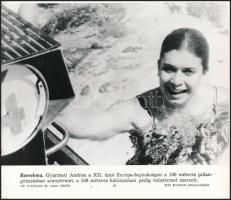1970 Gyarmati Andrea az barcelonai úszó Európa-bajnokságon, MTI sajtófotó, feliratozva, 20,5x24 cm