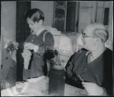 1956 Nagy Imre szüreten és szöllősgazdák körében, korabeli negatívokról 7 db későbbi nagyítás, 11x24 cm és 18x24 cm között