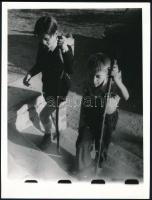 1956 Nagy Imre szüreten és szöllősgazdák körében, korabeli negatívokról 7 db későbbi nagyítás, 11x24...