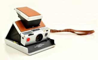 cca 1970 Polaroid SX-70 Alpha 1 fényképezőgép, vállpáttal, jó állapotban / Vintage Polaroid camera, in good condition