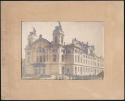 cca 1910 a Kolozsvári Állami Magyar Színház épülete, fotó, paszpartuban, hátulján feliratozva, 11×15,5 cm