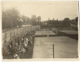 1925 Ungvár, Uzhorod; UHC-ETVE klubközi teniszverseny, teniszezők, teniszpálya / tennis competition, tennis players, tennis court. photo (vágott / cut)