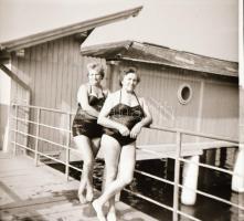 cca 1960 Tiszavölgyi József (1909-?) hagyatékából 13 db vintage negatív különféle témákról, 6x6 cm