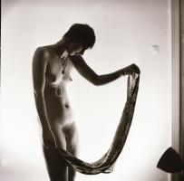 cca 1976 Ruha nélküli felvételek, 13 db vintage negatív, 6x6 cm