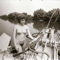 cca 1976 Ruha nélküli felvételek, 13 db vintage negatív, 6x6 cm