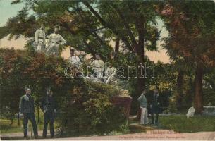 Temesvár, Timisoara; Infanterie Kadettenschule, Parkpartie Cindric-Pyramide und Festungsruine / Cs. és K. Gyalogsági Hadapródiskola, park részlet, emlékmű, várrom. Kugel kiadása / K.u.K. military infantry school, monument, castle ruins (EK)