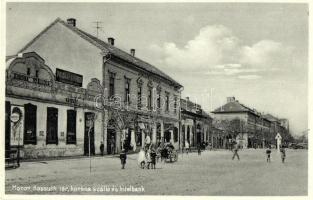 Monor, Kossuth tér, Korona szálló, Hitelbank, Kávéház, Kőbányai Polgári serfőzde főraktára (vágott / cut)