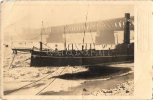 1925 Mainz, Brücke, Schiff / bridge, steamship stuck in ice. G. Tillmann-Matter photo (EB)