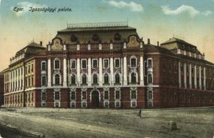 Eger, Igazságügyi palota (kopott sarkak / worn corners)