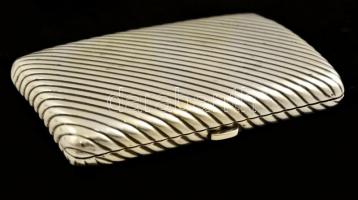 Ezüst(Ag) bordázott cigarettatárca, jelzett, 9,2x6 cm, nettó: 107,5 g