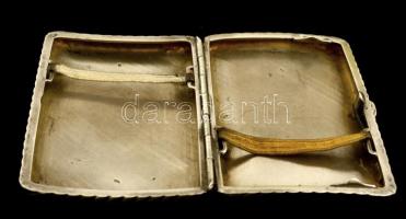 Ezüst(Ag) bordázott cigarettatárca, jelzett, 9,2x6 cm, nettó: 107,5 g