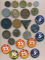 Vegyes: 24db-os kitüntetés, emlékérem, játékpénz és bárca tétel T:vegyes