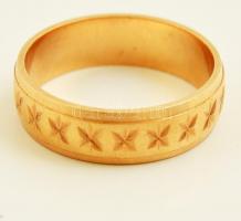 Arany (Au.) 14 k gyűrű, vésett mintával díszített, jelzett, méret: 60, nettó: 5,6 g