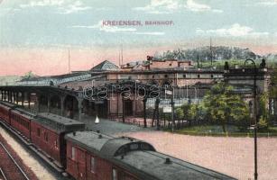 Kreiensen, Bahnhof / railway station with trains